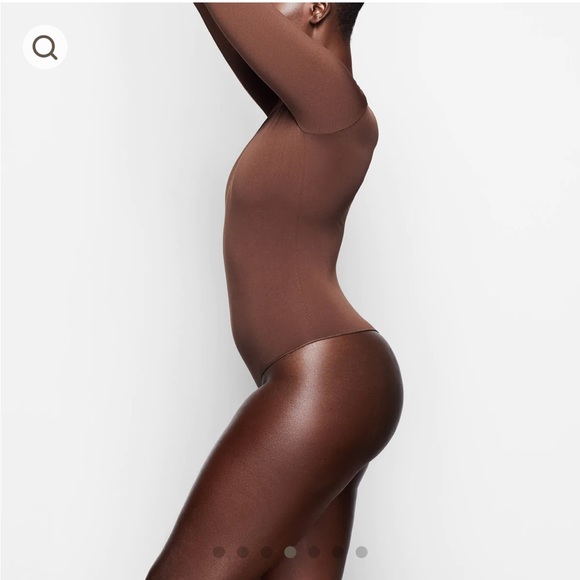 SKIMS ESSENTIAL CREW NECK LONG SLEEVE BODYSUIT - Picture 9 of 13